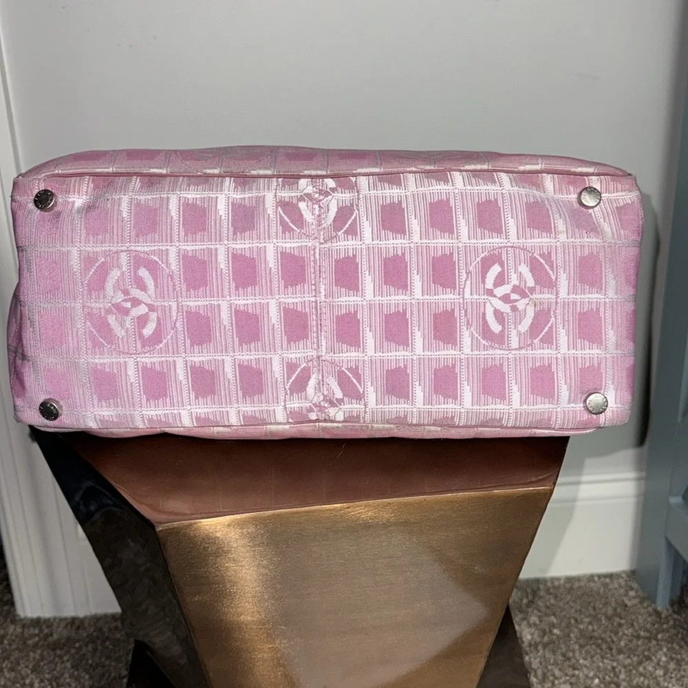 Chanel vintage travel line tote in pink and white
